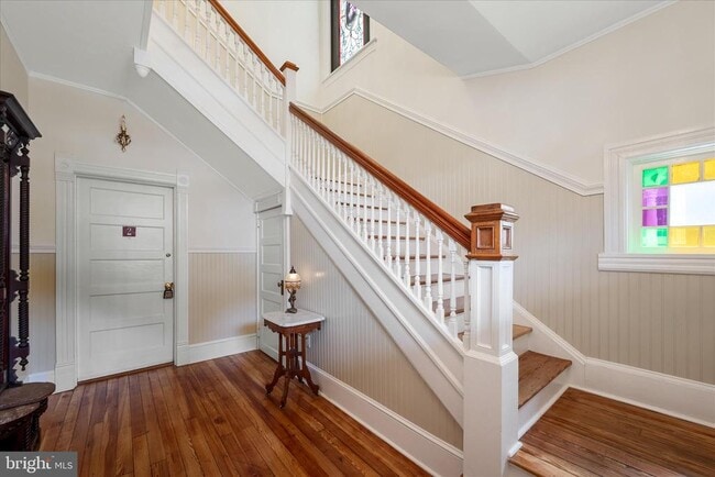 Building Photo - 402 S Loudoun St