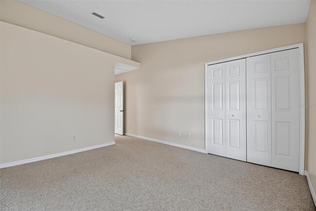 Building Photo - 83 Lynbrook Dr