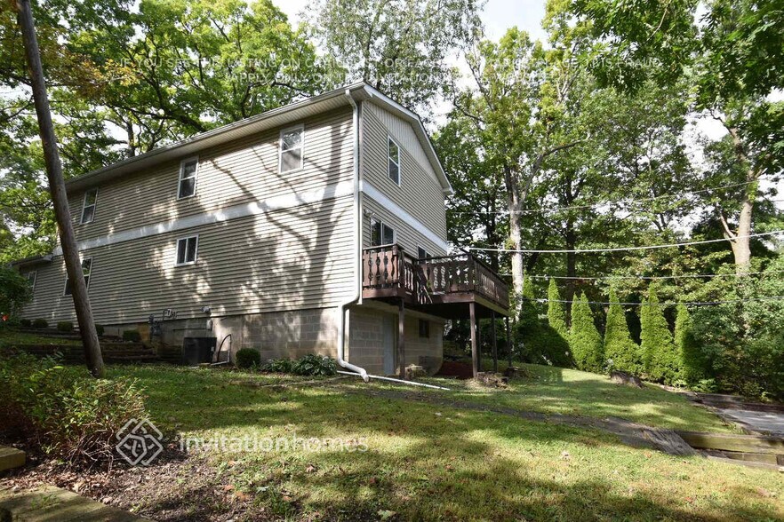 Building Photo - 26805 Circle Dr S