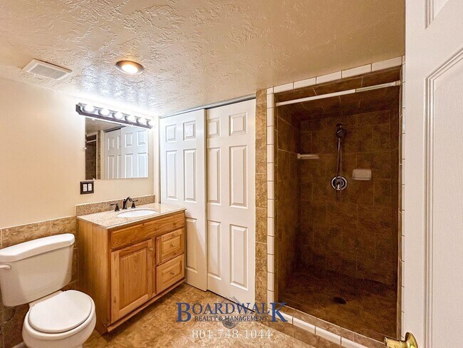 Building Photo - 2106 Western Charm Dr