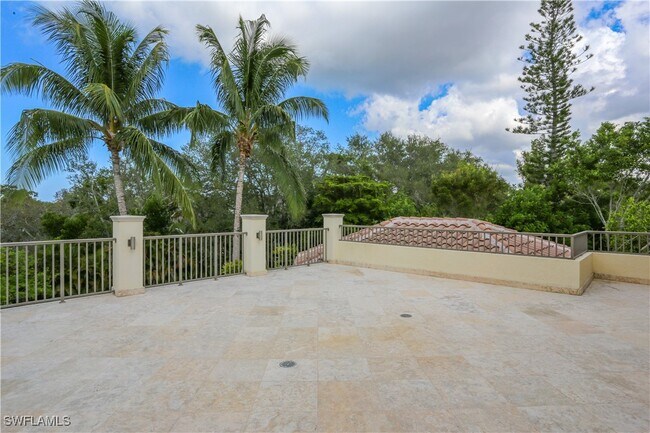 Building Photo - 823 Cassena Rd