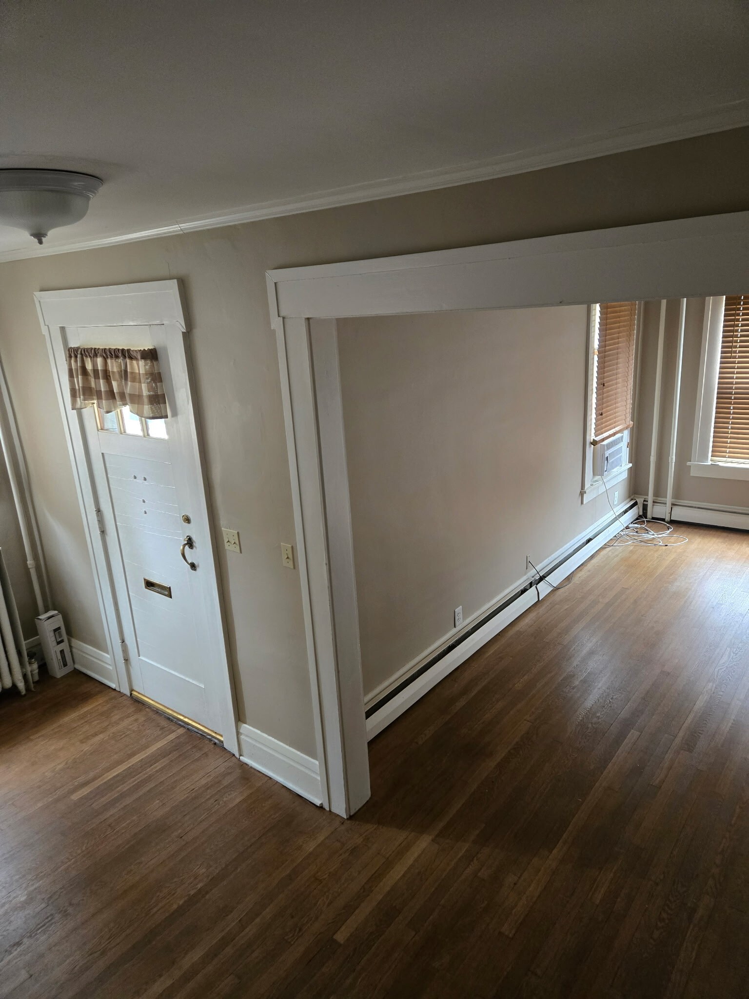 Front Foyer - 331 N North St