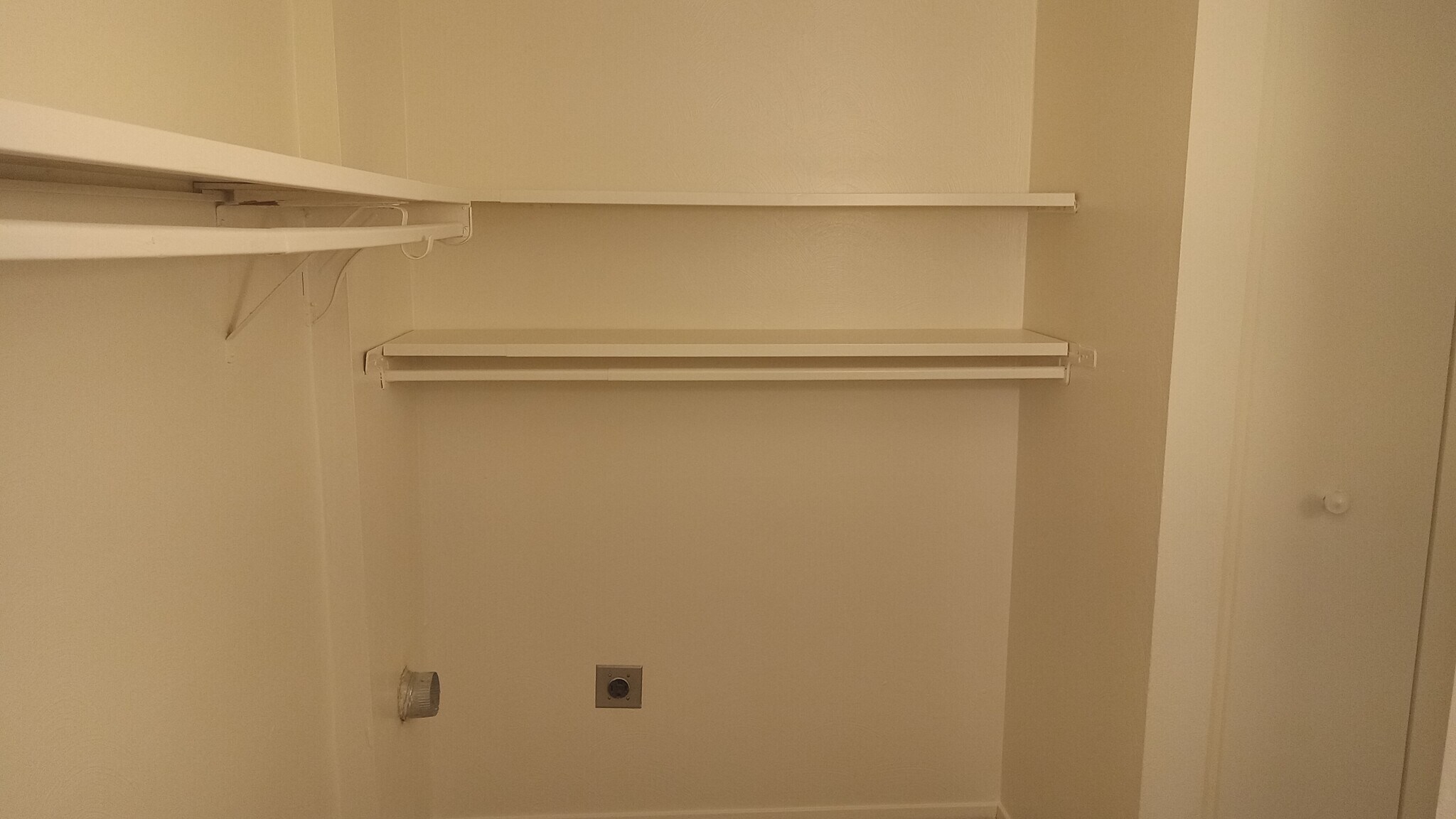 Building Photo - 8045 Pippin Rd