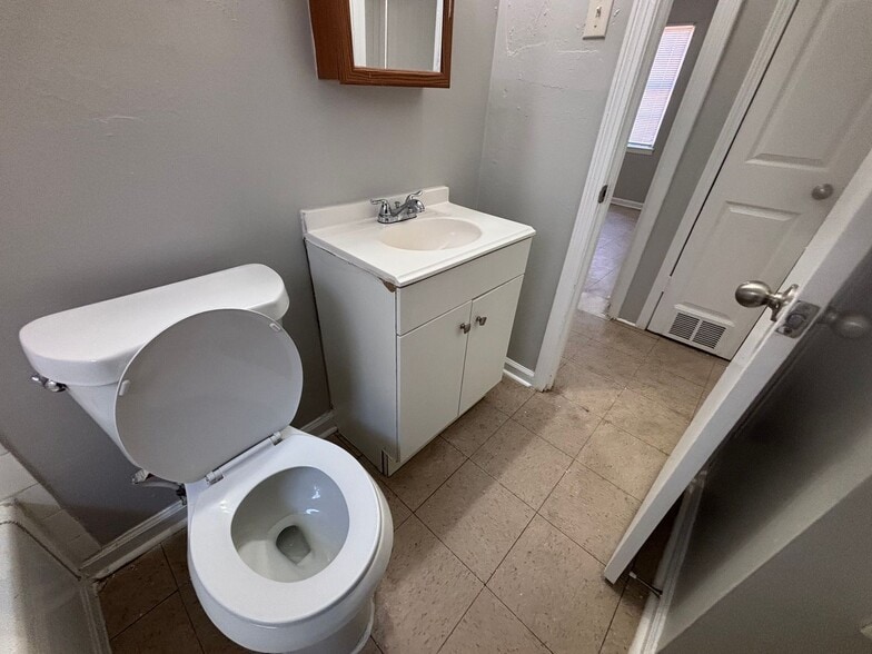 Building Photo - 2551 Dakar Ave