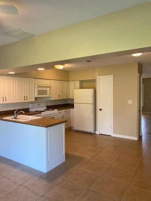 Building Photo - 1765 NE 45th St