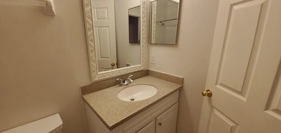 Building Photo - 4629 Riverton Dr