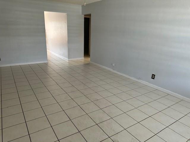 Building Photo - 608 NE 21st Ct