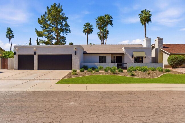 Building Photo - 8372 E San Salvador Dr