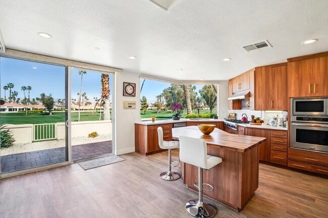 Building Photo - 75294 St Andrews Ct