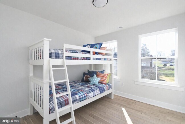 Building Photo - 51 E Clymer Ave