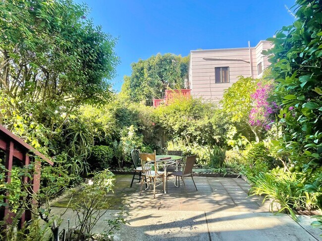 Building Photo - 1BR/1BA Prime Noe Valley Apt. on Church at...