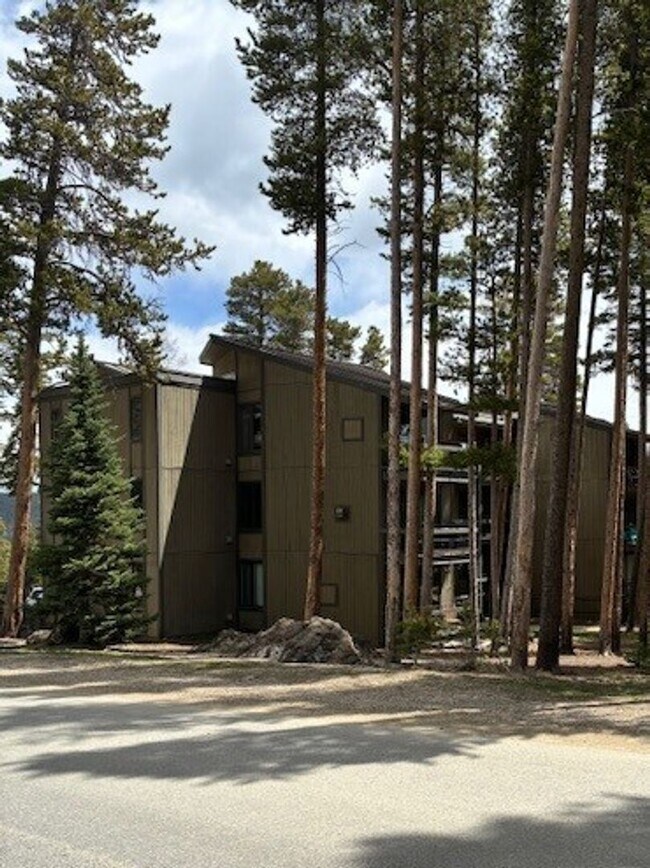 Building Photo - 1173 Ski Hill Rd