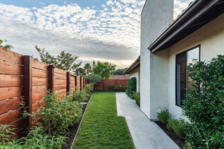 Building Photo - 6732 Antilope St