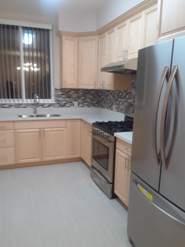 Building Photo - 473 34th Ave