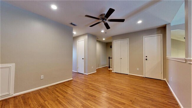 Building Photo - 727 Bunker Hill Rd