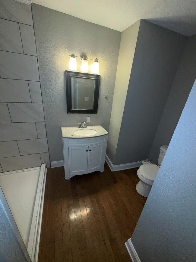 Building Photo - 608 N Parkwood Ln