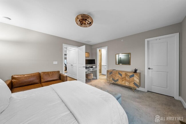 Building Photo - 1901 Swales Ct