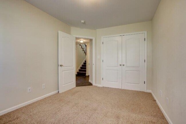 Building Photo - 992-D S Ash Ridge Dr