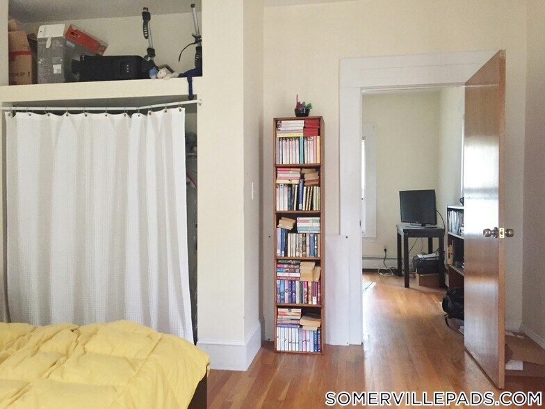 Building Photo - 28R Cherry St