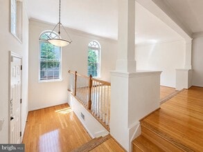 Building Photo - 8646 Royal Worcester Ln