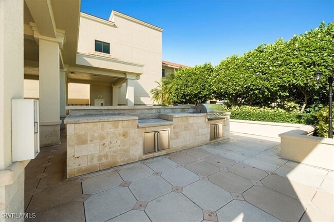 Building Photo - 9115 Strada Pl