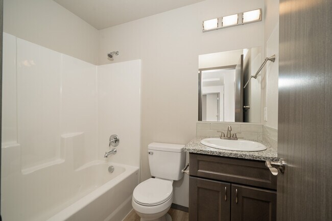 2nd full bathroom - 7229 E Pacific Way