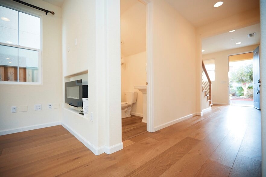 Building Photo - 4714 Tina Speciale Dr