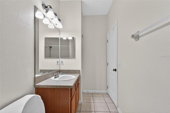 Building Photo - 216 Deepcove Rd