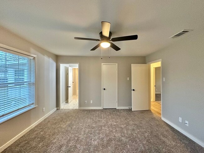 Building Photo - Charming Single-Story Brick Home Available! Whitehouse ISD!