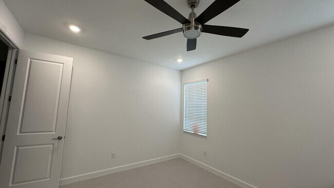 Building Photo - 3479 Cedar Grv Dr