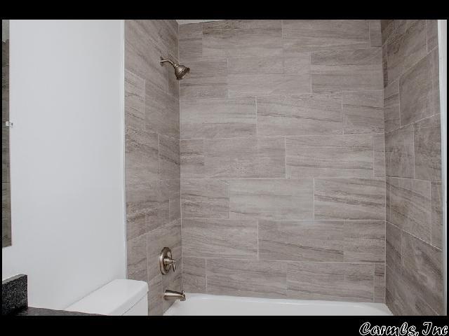 Building Photo - 721 S Valentine St