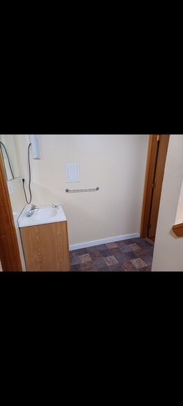 Building Photo - 5120 S Roxbury St