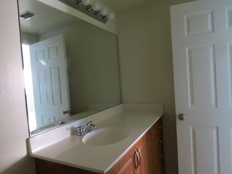 Building Photo - 6559 Emerald Dunes Dr