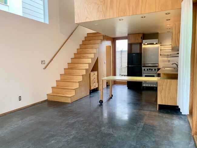 Building Photo - Central Seattle Home