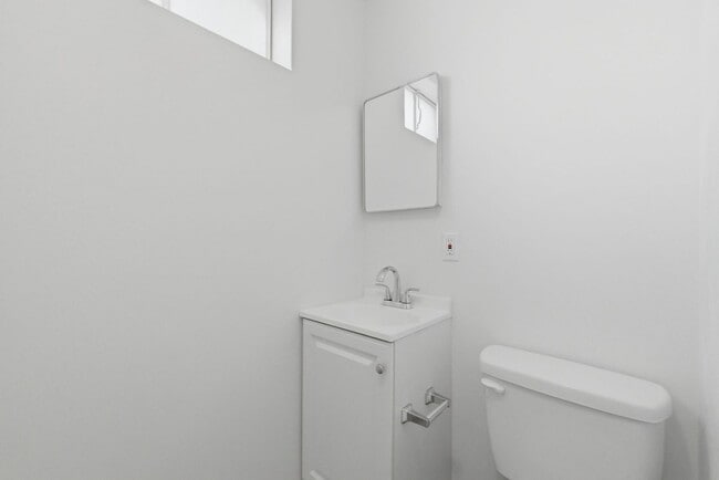 Building Photo - Spacious 5-Bedroom Home with Modern Updates and Natural Light