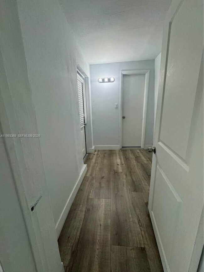 Building Photo - 7620 SW 21st St