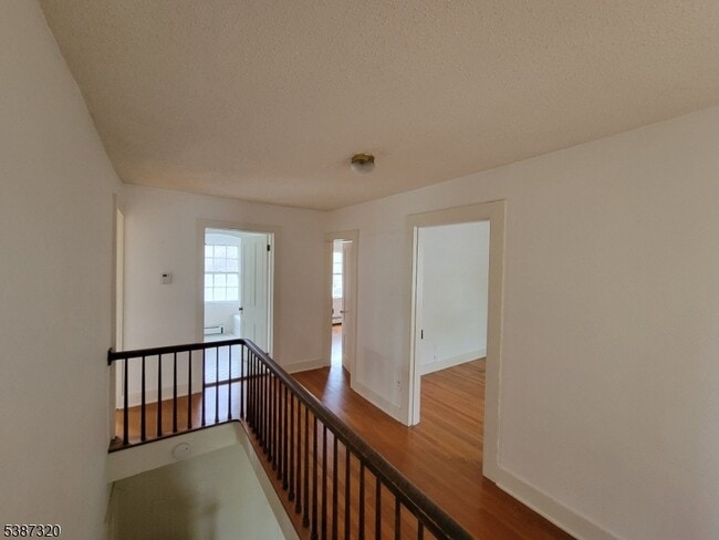 Building Photo - 504 3rd St