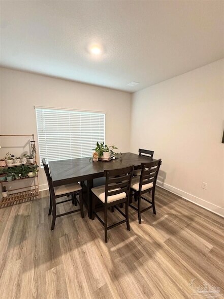 Building Photo - 3095 Silver Maple Dr