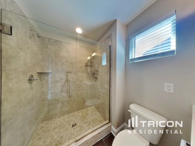 Building Photo - 271 Cloverbrook Way