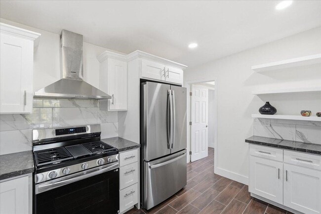 Building Photo - 38466 N Basin Rd