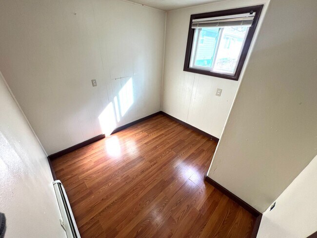 Building Photo - 1310 Poplar St
