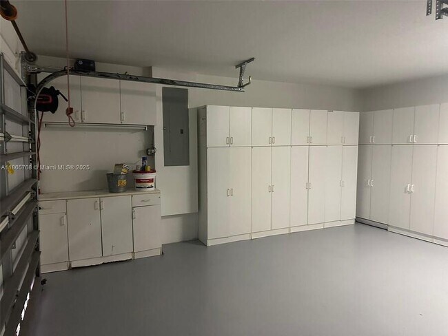 Building Photo - 5120 SW 159th Ave