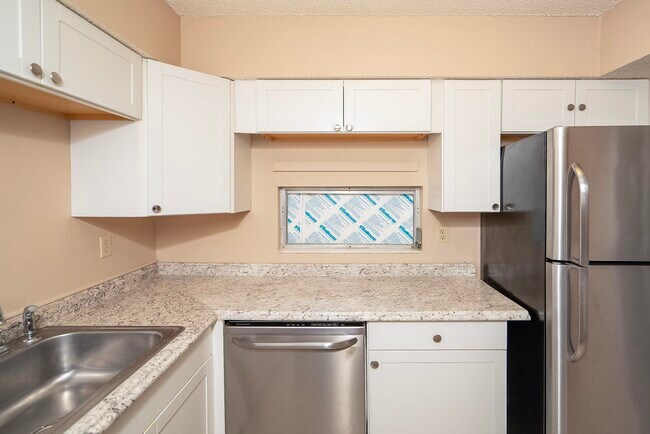 Building Photo - 123 Rio Del Mar St