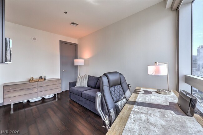 Building Photo - 4471 Dean Martin Dr
