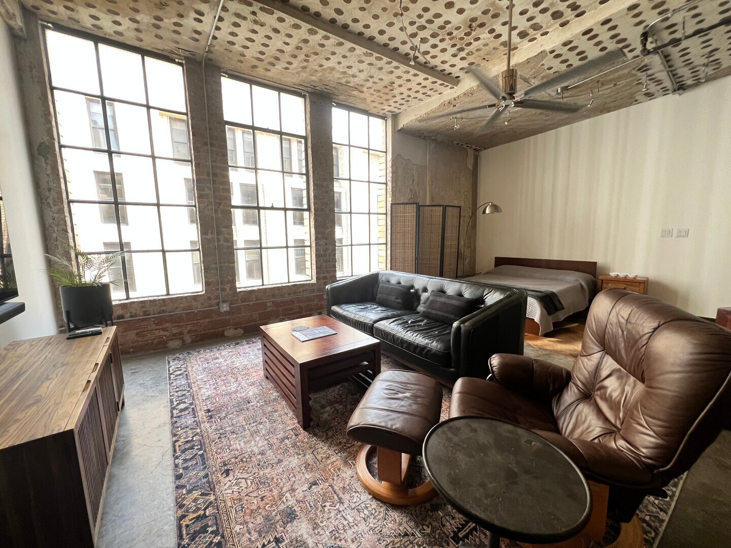 Building Photo - 1122 Jackson St