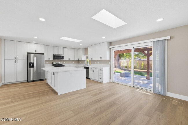 Building Photo - 1069 Donner Ave