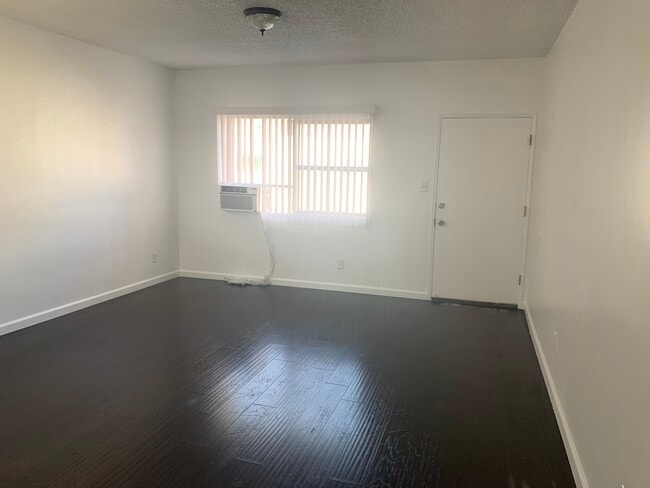 Building Photo - 1330 S Wilton Pl