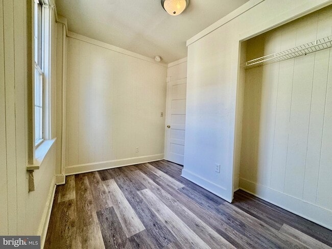 Building Photo - 210 Pear St