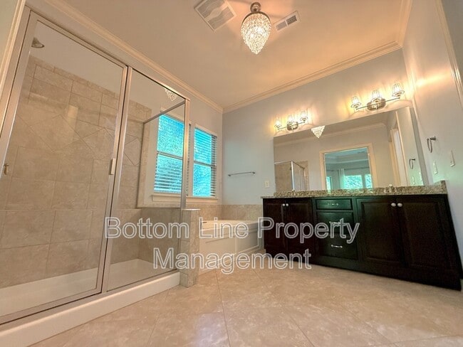 Building Photo - 9006 Blue Ridge Dr