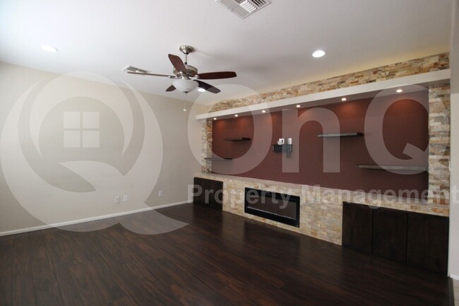 Building Photo - 4313 E Folgers Rd